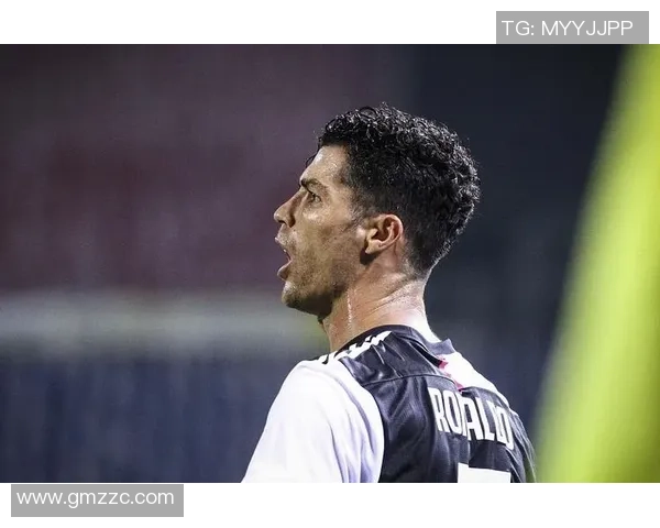 足球运动员因激烈竞争导致球星愤怒爆发险些气到崩溃 足球运动员因激烈竞争导致球星愤怒爆发险些气到崩溃