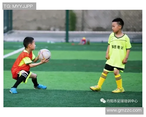 足球球星们的圣诞祝福送上温暖与快乐让球迷共享节日的喜悦 足球球星们的圣诞祝福送上温暖与快乐让球迷共享节日的喜悦